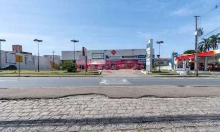 Excelente oportunidade de locação de loja comercial no bairro Portão em Curitiba-PR: 6 salas, 2 banheiros e 216,20 m² de área.