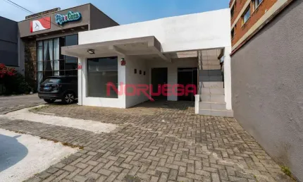 Loja comercial de 200m² para locação no Alto da Rua XV, Curitiba-PR: seu novo espaço de negócios!