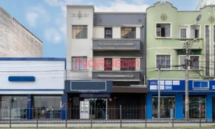 Aluguel de loja comercial no Centro de Curitiba, 80m², pronto para o seu negócio!