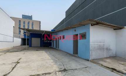Barracão Comercial de Alto Padrão em Curitiba - Santa Cândida  5 salas, 3 banheiros, 6 vagas de garagem  290 m²