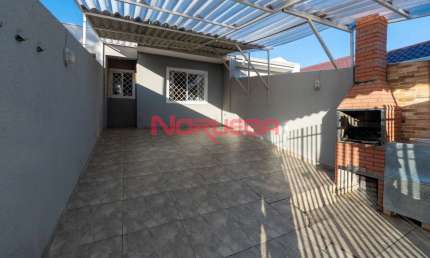 Casa no Alto Boqueirão, Curitiba-PR: 2 quartos, 1 sala, 1 banheiro, 2 vagas, 44 m²!