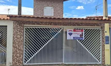 Casa à venda com 3 dormitórios, sendo 2 suítes no Jd Maria Clara em Salto de Pirapora