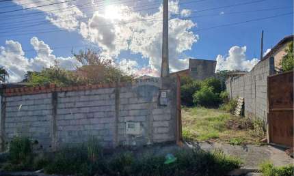Terreno à venda na Rua Floresmilho De Carvalho, 158, Jardim Silva Barros, Salto de Pirapora