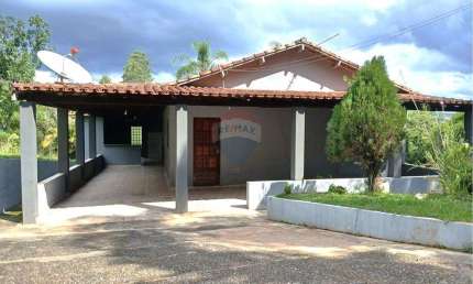 CHÁCARA COM AMPLO TERRENO Á VENDA NO PORTAL DE PIRAPORA