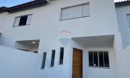 Casa Charmosa no Jardim Ilha das Flores com 2 dormitórios