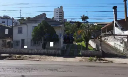TERRENO COM POSSIBILIDADES DE CONSTRUIR ATÉ 8 PAVIMENTOS - TE448