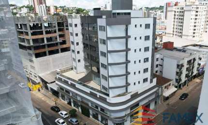 APARTAMENTO À VENDA TRÊS SUÍTES E DUAS VAGAS DE GARAGEM - AP461