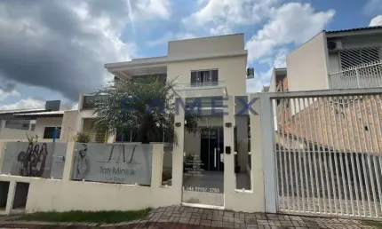 CASA COM SALA COMERCIAL À VENDA NO BAIRRO CRISTO REI - CA956