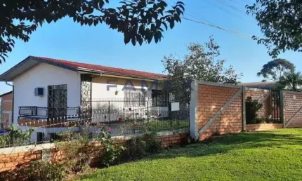 Casa com aconchego de uma chácara a 3km do centro - ca281