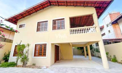 Casa em condomínio com 4 suítes no Luciano Cavalcante
