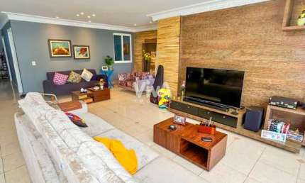 Casa com 4 suítes no Bairro  De Lourdes - Porteira Fechada