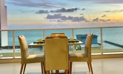 Apartamento para locação , 2 suítes com varandas, vista mar.