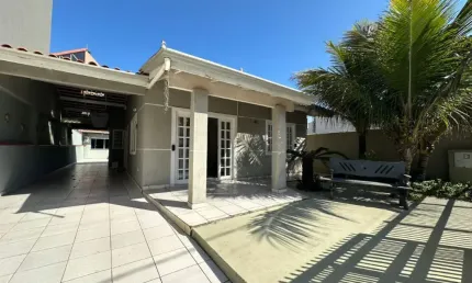 Linda Casa 05 quartos com piscina  Balneário Florida
