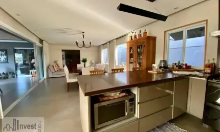 Casa em Condomínio para Venda em Santana de Parnaíba, Cidade Tamboré, 3 suítes, 5 banheiros, 3 vagas