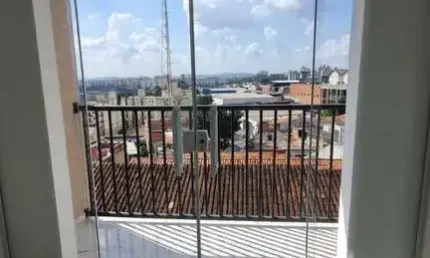 Apartamento á venda 2 Quartos, Varanda, 1 Vaga de Garagem - Santa Maria