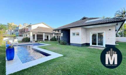Casa de Condomínio para alugar 4 Suítes e 8 Vagas, 515m2 - Alphaville