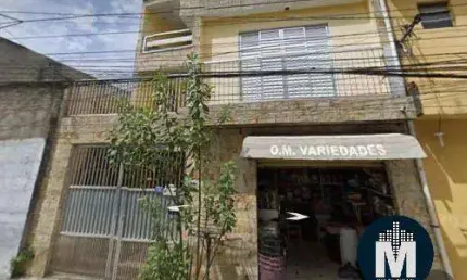 À venda 3 Casas + Garagem + Salão Comercial / 325m² de construção