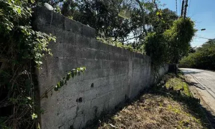 Terreno à venda no Jardim Emília, Embu-Guaçu 