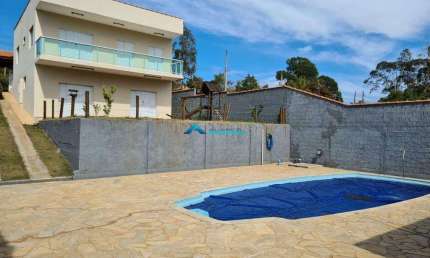Vende-se Casa com 3 Dormitórios, Terreno de 600 M², Quintal com Piscina, Jarinú SP