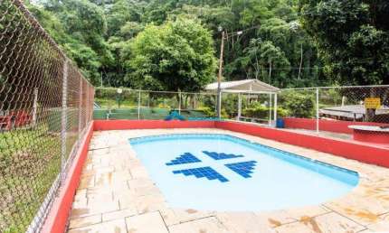 Vende-se sitio em Francisco Morato com nascente, lago e piscina
