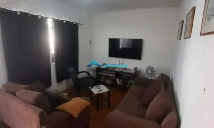Vende-se casa com 2 dormitórios em Jundiaí com saída para 2 ruas
