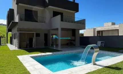 Casa Nova C/ 3 Suítes, Amplo Quintal com Piscina e Espaço Gourmet, Cond. Alphaville