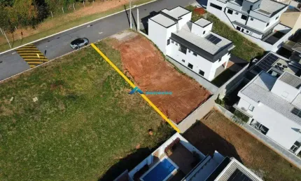 Vende-se terreno de 300 m² em condomínio no gramadão, jundiai