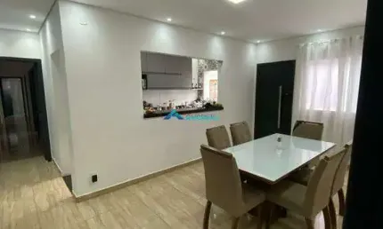 Vende-se Casa Recém-Reformada, de 3 Dorms, com 1 Suíte, na Vila Nova Espéria, Jundiai-SP