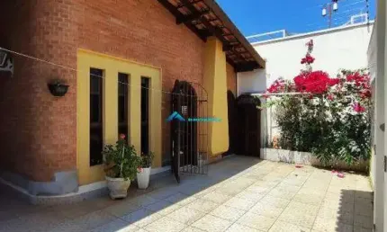 Casa a venda em excelente bairro e localização de jundiaí , com 3 dorms sendo 1 suíte e chuveiro a gás (suíte).