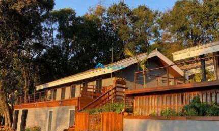 Excelente Casa no Chácara Malota , com 2.422 m² de A/T e 520 m² de A/C com Piscina e muita natureza