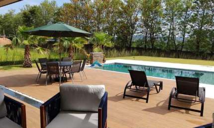 Condominio Portal Golf Club - casa de alto padrão em fase de acabamento.