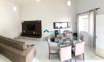 Casa à venda com 3 dormitorios Jardim Pacaembu Jundiaí SP