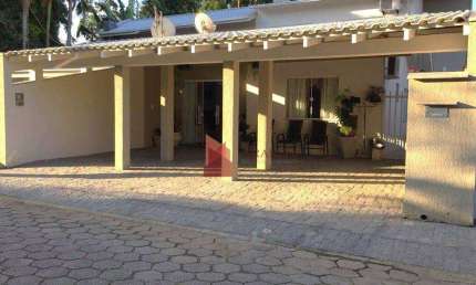 VENDA: Casa em condomínio fechado com 3 dormitórios no Bairro Dom Bosco em Itajaí.