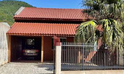 VENDO: Casa SEMI-IMOBILIADA com 2 dormitórios sendo 1 suíte, com 110 m² - Fazenda - Itajaí/SC