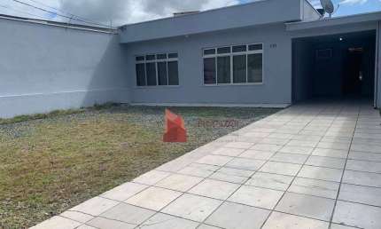 VENDA: Casa averbada com 3 Dormitórios e 4 vagas de garagem, São João, Itajaí/SC!