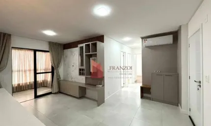Locação: apartamento com 3 dormitórios sendo 1 suíte - vila operária - itajaí/sc