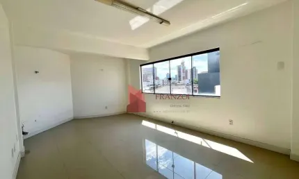 Sala comercial disponível para locação no centro de itajaí
