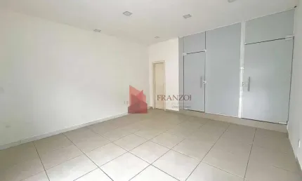 Sala comercial com 3 salas para alugar na Rua Alfredo Trompowski, 25, Vila Operária, Itajaí