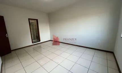Locação: apartamento 3 dormitórios no centro de itajaí por r$3100