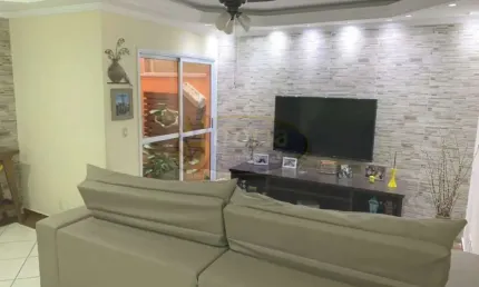 Casa em condomínio fechado com 4 quartos à venda na Vila Lucinda, Santo André , 239 m2 por R$ 689.000