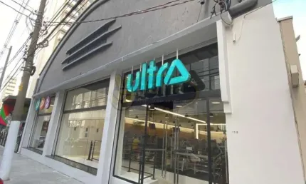 Prédio com 3 salas para alugar na Barra Funda, São Paulo 
