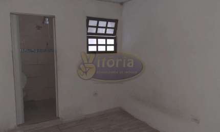 Casa com 2 quartos para alugar no Jardim Ruyce, Diadema 