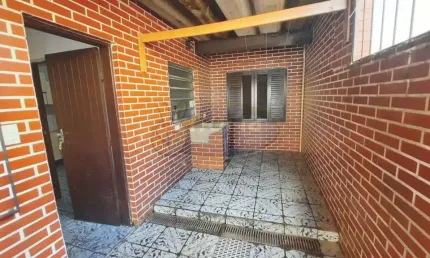 Casa com 2 quartos para alugar no Batistini, São Bernardo do Campo 