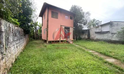 CASA A VENDA A 700 METROS DA PRAIA DA LAGOINHA EM UBATUBA/SP.