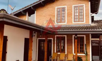 Casa espaçosa e arejada , a venda no centro de Ubatuba - SP
