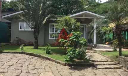 CASA PARA LOCAÇÃO DEFINITIVA COM 03 DORMITIRIOS NA VILA DE ITAMAMBUCA