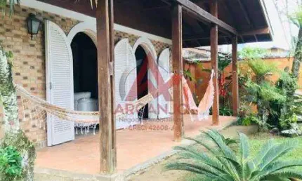CASA A VENDA NO CONDOMINIO PEDRA VERDE COM 03 DORMITORIOS TODA MOBILIADA
