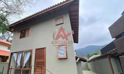 SOBRADO A VENDA NO CONDIMINIO DA RESSACA E MAIS 3 APARTAMENTOS A VENDA NOS FUNDOS