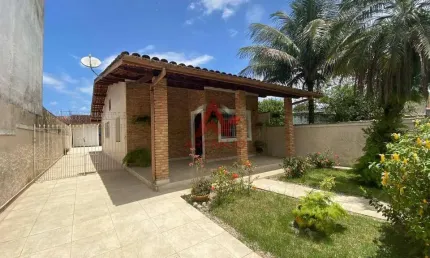 CASA A VENDA NO CENTRO DE UBATUBA COM EDICULA NO FUNDO