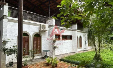 Casa a venda pé na areia em ubatuba -sp praia da fortaleza